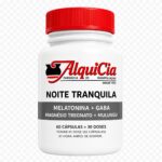 Pote do Composto Noite Tranquila da AlquiCia com melatonina, GABA, magnésio treonato e mulungu, contendo 60 cápsulas e 30 doses.